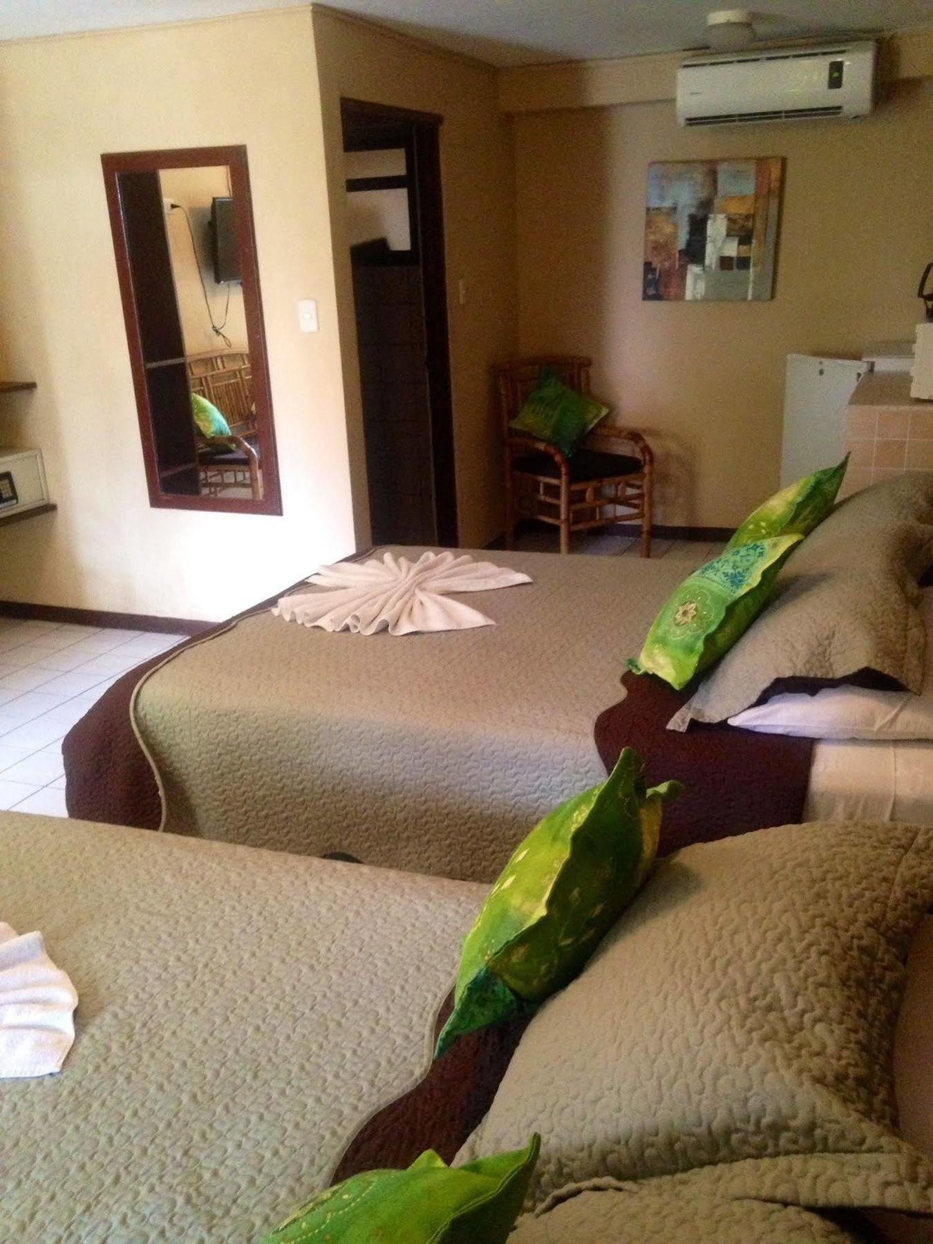 Hotel Mango Mar Jaco Exterior photo