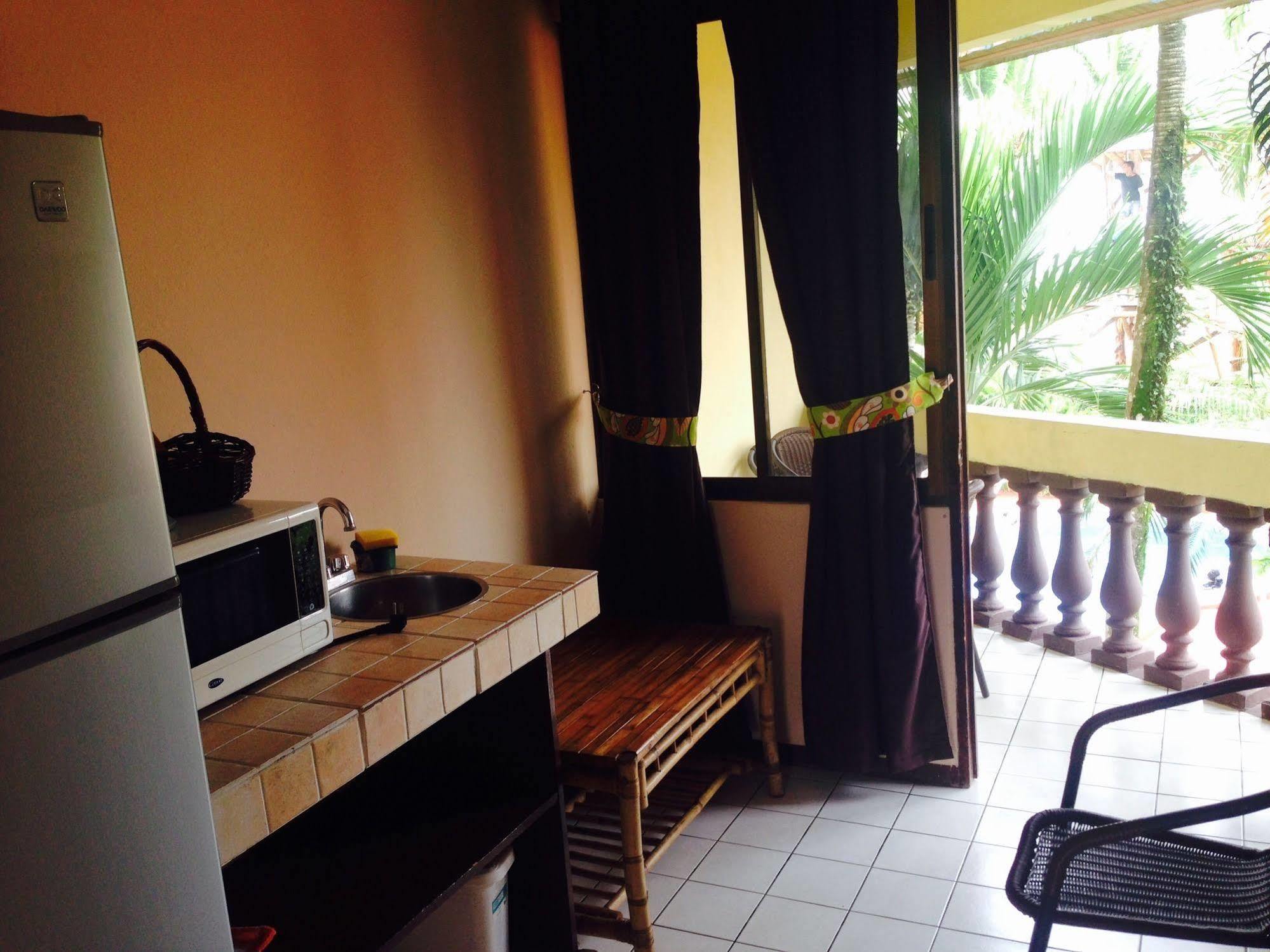 Hotel Mango Mar Jaco Exterior photo